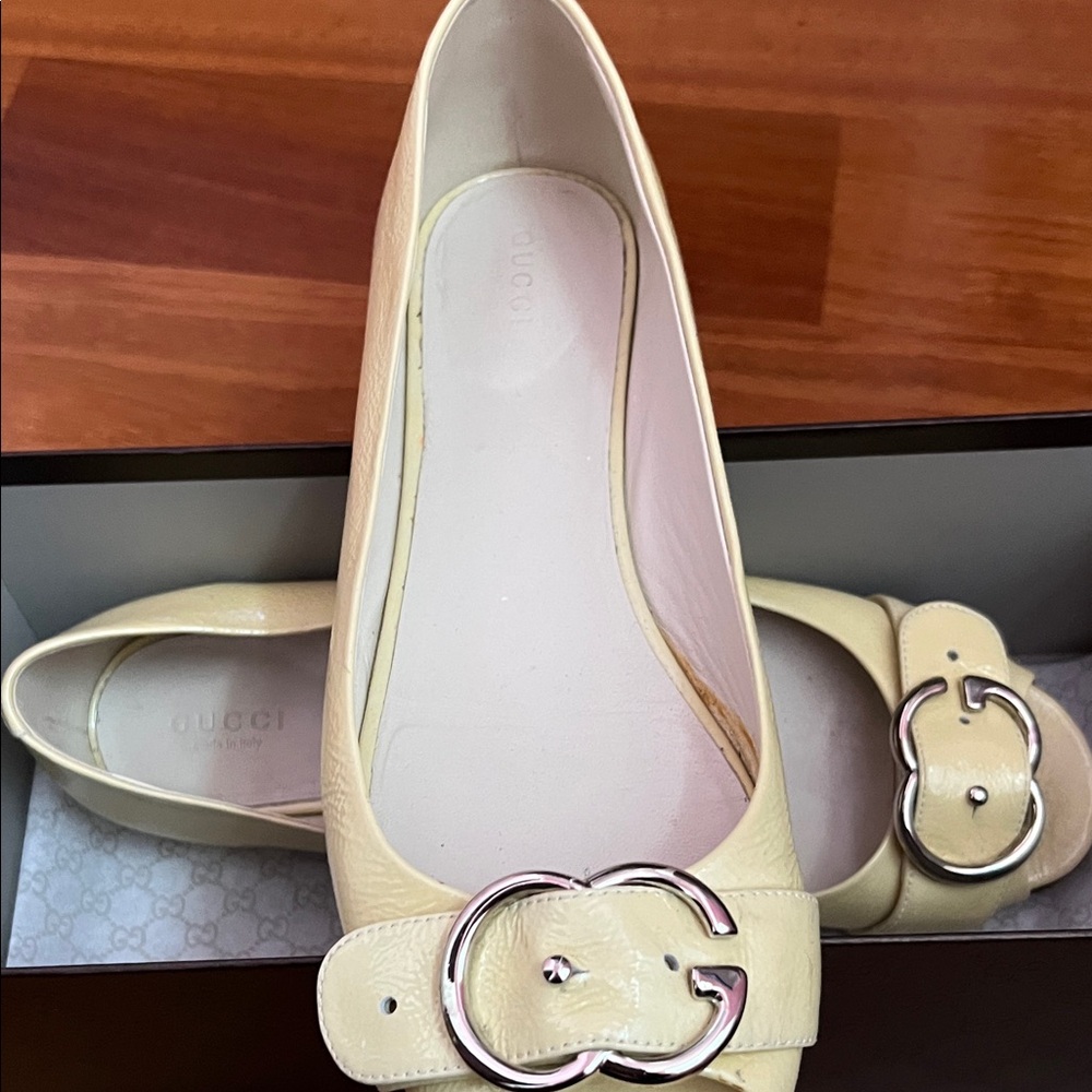 Gucci Women's Cream Loafers with Silver Buckle